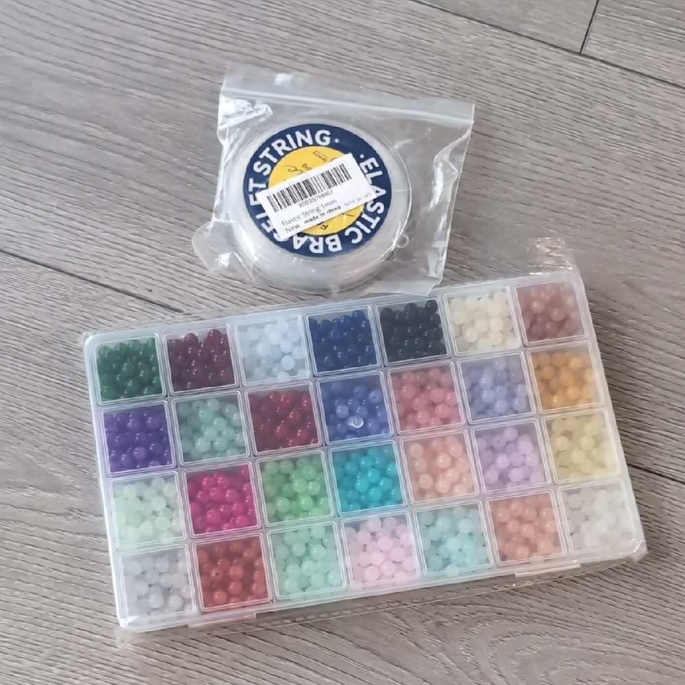 NIB Colorful Bead Set with Elastic String